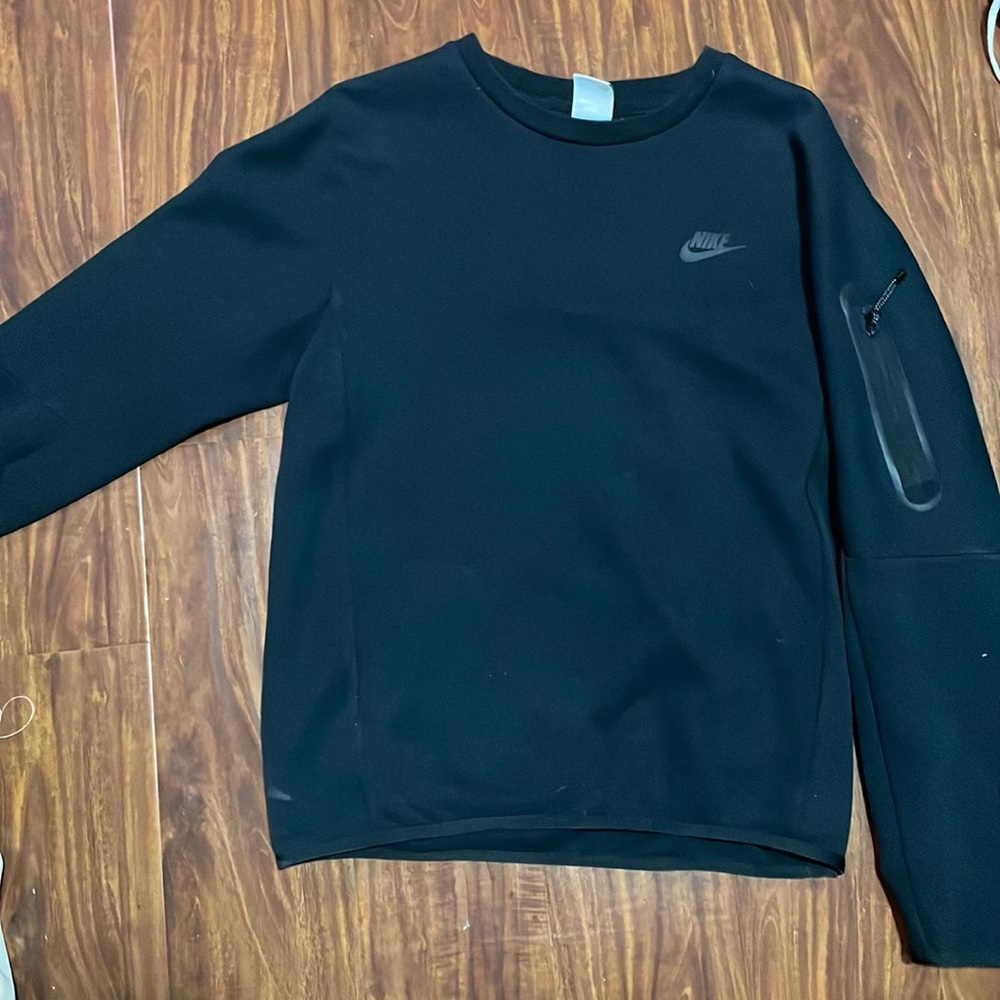 black nike tech crewneck sweater